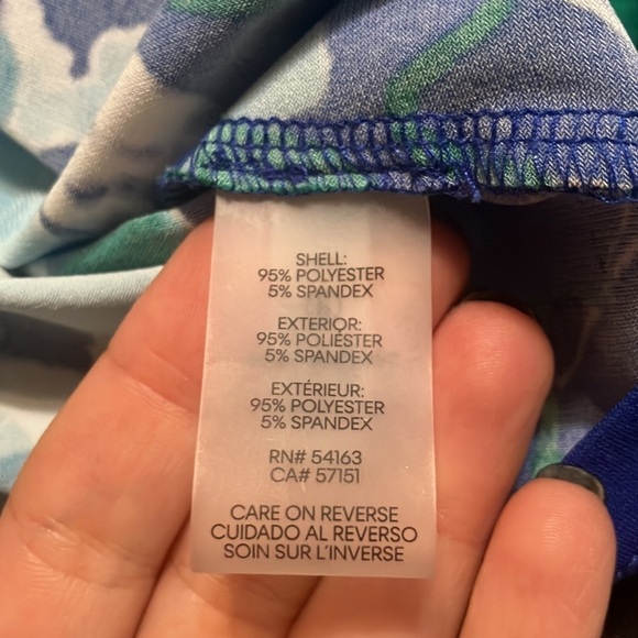 Calvin Klein Petite Small Floral 3/4 Sleeved Top With Key Hole Neckline - Picture 5 of 7